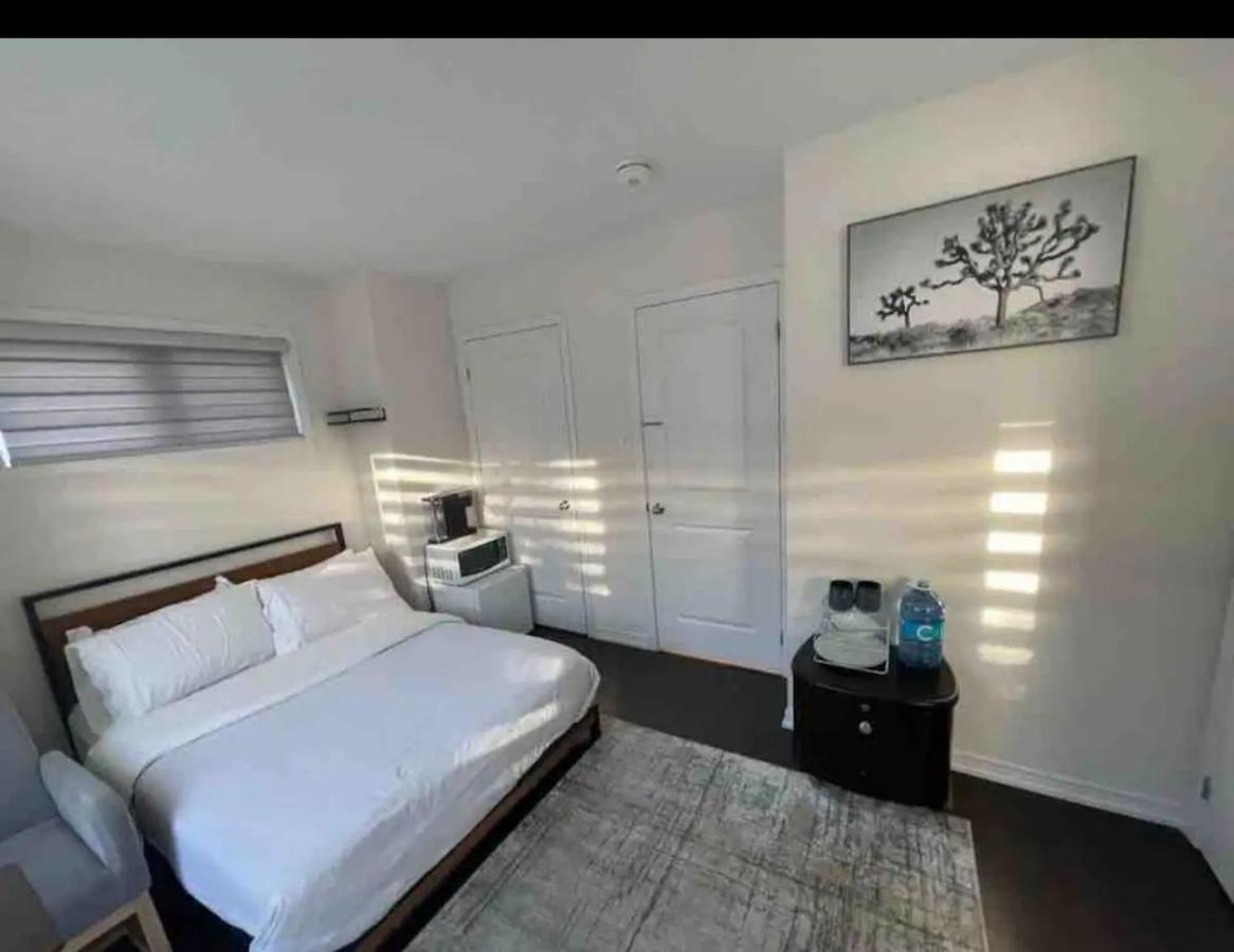 Ensuite Guest Room With Separate Entrance Mississauga Ngoại thất bức ảnh